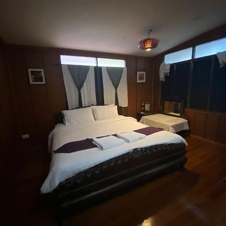 Nearthepark Boutique House Hostel Chiang Mai Exterior photo