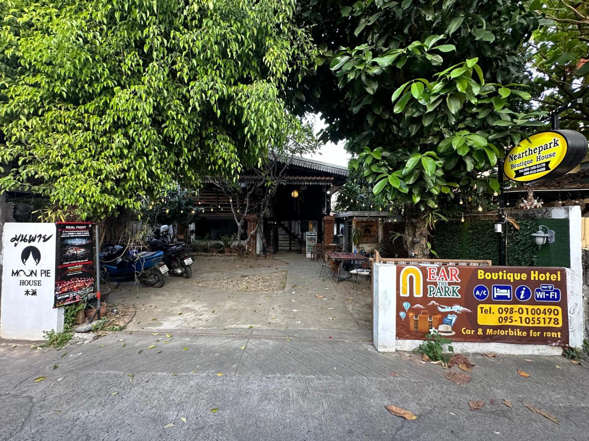 Nearthepark Boutique House Hostel Chiang Mai Exterior photo